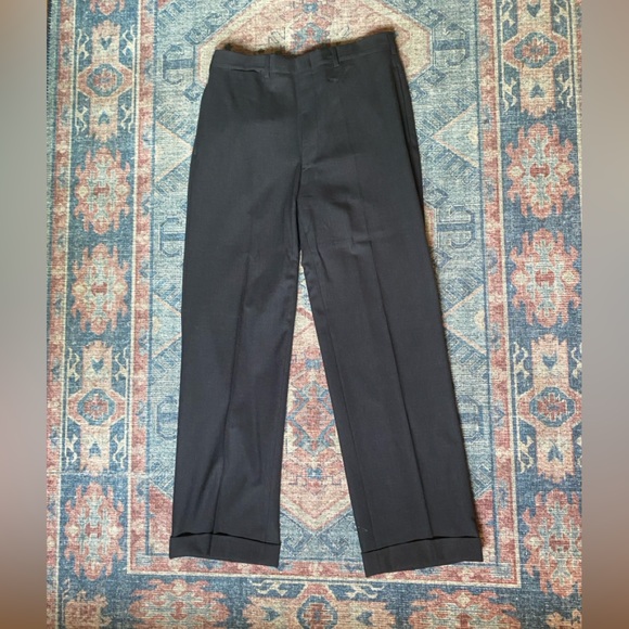 Brooks Brother’s Two Piece Suit - Dark Gray 100% Wool. - Picture 7 of 11